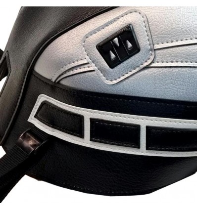 Copriserbatoio Bagster per Yamaha XSR 700 in similpelle nero e argento Copriserbatoio Bagster per Yamaha XSR 700 in similpelle nero e argento