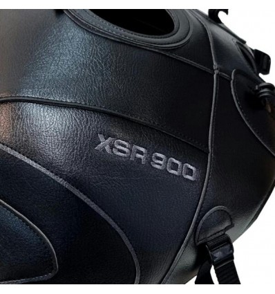 Copriserbatoio Bagster per Yamaha XSR 900 dal 2022 in similpelle nero Copriserbatoio Bagster per Yamaha XSR 900 dal 2022 in similpelle nero