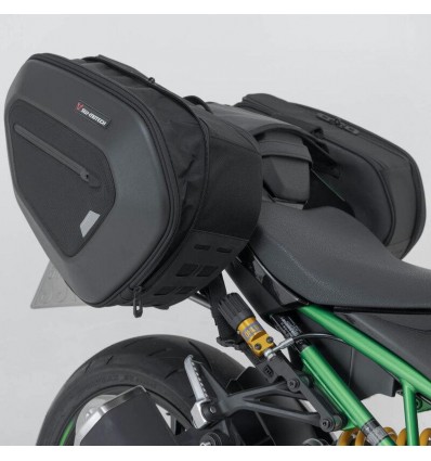 Borse laterali SW-Motech PRO Blaze con telai specifici per Kawasaki Z900 SE Borse laterali SW-Motech PRO Blaze con telai specifici per Kawasaki Z900 SE