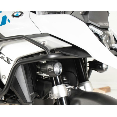 Staffa per faretti originali BMW con paraserbatoio Hepco & Becker su R1300 GS Staffa per faretti originali BMW con paraserbatoio Hepco & Becker su R1300 GS