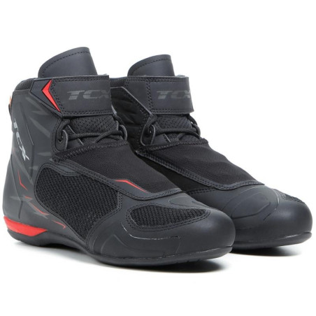 Scarpe da moto TCX Ro4d Air nero e rosso Scarpe da moto TCX Ro4d Air nero e rosso