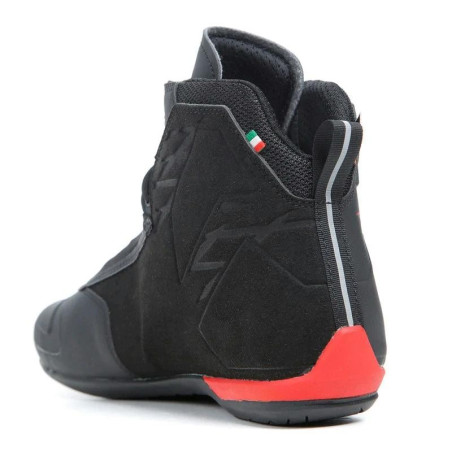 Scarpe da moto TCX Ro4d Air nero e rosso Scarpe da moto TCX Ro4d Air nero e rosso
