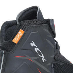 Scarpe da moto TCX Ro4d Air nero e rosso Scarpe da moto TCX Ro4d Air nero e rosso