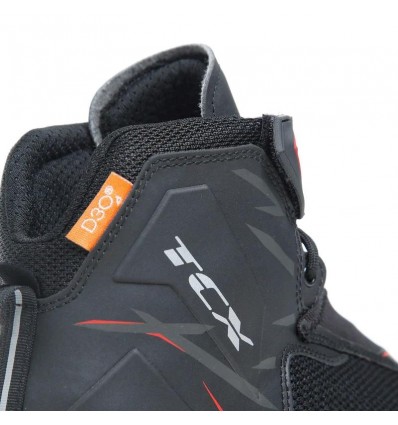 Scarpe da moto TCX Ro4d Air nero e rosso Scarpe da moto TCX Ro4d Air nero e rosso