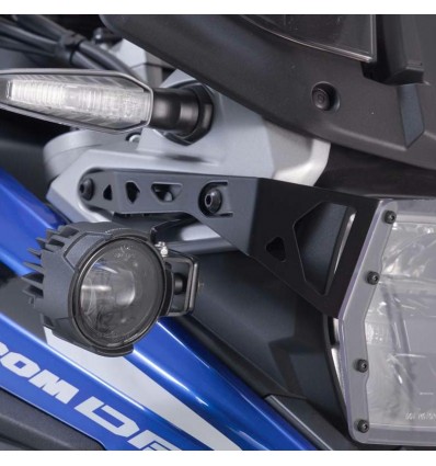 Staffe per faretti SW-Motech su Suzuki V-Strom 1050 DE Staffe per faretti SW-Motech su Suzuki V-Strom 1050 DE