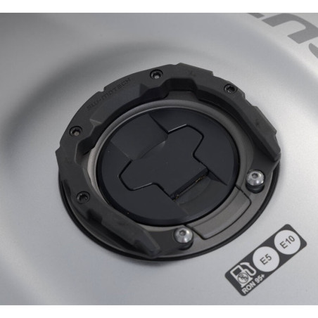 Flangia SW-Flangia SW-Motech PRO Tankring per Suzuki GSX 1300R Hayabusa dal 2021 Flangia SW-Flangia SW-Motech PRO Tankring per Suzuki GSX 1300R Hayabusa dal 2021