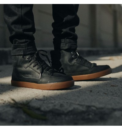 Scarpe da moto Alpinestars J-6 Waterproof in pelle nera gum Scarpe da moto Alpinestars J-6 Waterproof in pelle nera gum