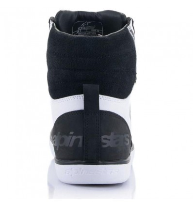 Scarpe da moto Alpinestars J-6 Waterproof in pelle nera e bianca Scarpe da moto Alpinestars J-6 Waterproof in pelle nera e bianca