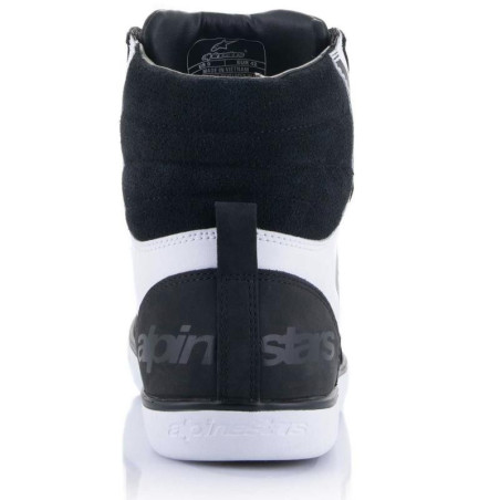 Scarpe da moto Alpinestars J-6 Waterproof in pelle nera e bianca Scarpe da moto Alpinestars J-6 Waterproof in pelle nera e bianca