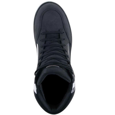 Scarpe da moto Alpinestars J-6 Waterproof in pelle nera e bianca Scarpe da moto Alpinestars J-6 Waterproof in pelle nera e bianca