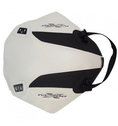 Copriserbatoio Bagster per Honda NC 700 X 2012 in similpelle bianco e nero opaco