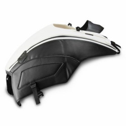 Copriserbatoio Bagster per Ducati Diavel 1200 dal 2011 in similpelle carbonio e strisce bianche