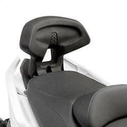 Schienalino passeggero Givi TB2013 per Yamaha T-Max 08-11 e T-Max 530 2012 senza bauletto Schienalino passeggero Givi TB2013 per Yamaha T-Max 08-11 e T-Max 530 2012 senza bauletto