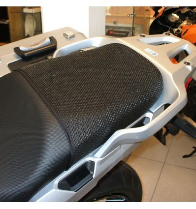 Rete antiscivolo passeggero Triboseat per BMW, Honda, Suzuki e Triumph Rete antiscivolo passeggero Triboseat per BMW, Honda, Suzuki e Triumph