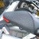 Rete antiscivolo passeggero Triboseat per BMW, MV Agusta, Aprilia, Ducati, Honda, Suzuki e Yamaha Rete antiscivolo passeggero Triboseat per BMW, MV Agusta, Aprilia, Ducati, Honda, Suzuki e Yamaha