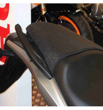 Rete antiscivolo passeggero Triboseat per BMW, MV Agusta, Aprilia, Ducati, Honda, Suzuki e Yamaha Rete antiscivolo passeggero Triboseat per BMW, MV Agusta, Aprilia, Ducati, Honda, Suzuki e Yamaha