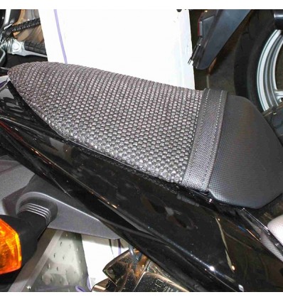 Rete antiscivolo passeggero Triboseat per sella Kawasaki Z1000, Z750/R, ZX10R e ZX636 Rete antiscivolo passeggero Triboseat per sella Kawasaki Z1000, Z750/R, ZX10R e ZX636