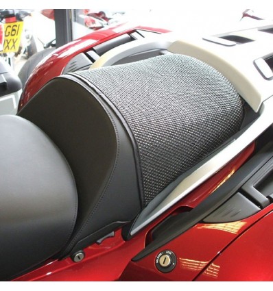 Rete antiscivolo passeggero Triboseat per sella BMW K1600GT, R1200RT, Honda CBR1000F, Crosstourer, Suzuki GSX1400... Rete antiscivolo passeggero Triboseat per sella BMW K1600GT, R1200RT, Honda CBR1000F, Crosstourer, Suzuki GSX1400...