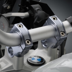 Kit riser Rizoma rialzati e arretrati per BMW R1200GS LC e R1250 GS Kit riser Rizoma rialzati e arretrati per BMW R1200GS LC e R1250 GS