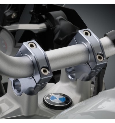 Kit riser Rizoma rialzati e arretrati per BMW R1200GS LC e R1250 GS Kit riser Rizoma rialzati e arretrati per BMW R1200GS LC e R1250 GS