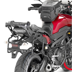 Portavaligie laterale a sgancio rapido Givi PLR450 Monokey per Yamaha MT09 Tracer Portavaligie laterale a sgancio rapido Givi PLR450 Monokey per Yamaha MT09 Tracer