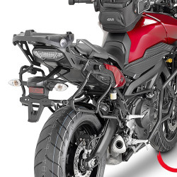 Portavaligie laterale a sgancio rapido Givi PLXR2122 Monokey V35 per Yamaha MT09 Tracer Portavaligie laterale a sgancio rapido Givi PLXR2122 Monokey V35 per Yamaha MT09 Tracer