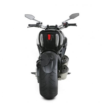 Coppia di marmitte Akrapovic Slip On Carbonio omologate per Ducati Diavel 11-16 Coppia di marmitte Akrapovic Slip On Carbonio omologate per Ducati Diavel 11-16
