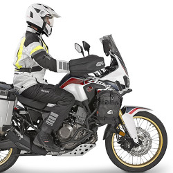 Coprimanopole Givi TM421 per moto e scooter con paramani Coprimanopole Givi TM421 per moto e scooter con paramani