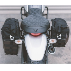 Telaio laterale SW-Motech per borsa Legend su Ducati Scrambler Telaio laterale SW-Motech per borsa Legend su Ducati Scrambler