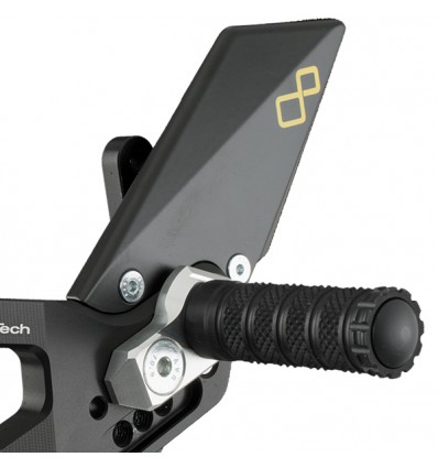 Pedane arretrate regolabili Lightech per BMW S1000 RR dal 2009 Pedane arretrate regolabili Lightech per BMW S1000 RR dal 2009