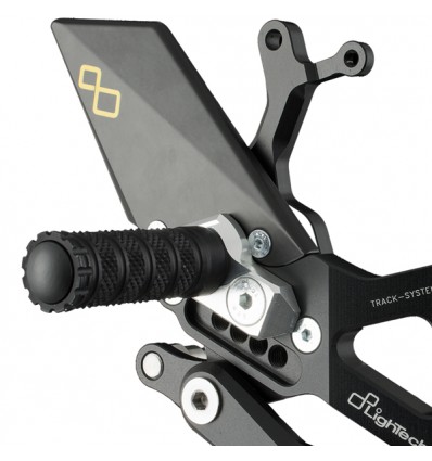 Pedane arretrate regolabili Lightech per Honda CBR 600RR 2016 Pedane arretrate regolabili Lightech per Honda CBR 600RR 2016