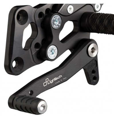 Pedane arretrate regolabili Lightech per Kawasaki ZX-10R 11-15 Pedane arretrate regolabili Lightech per Kawasaki ZX-10R 11-15