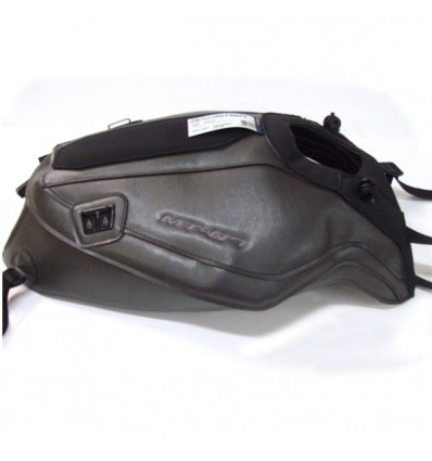 Copriserbatoio Bagster per Yamaha MT 07 in similpelle grigio cielo e nero opaco Copriserbatoio Bagster per Yamaha MT 07 in similpelle grigio cielo e nero opaco