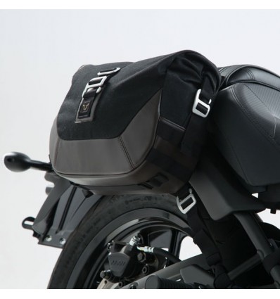 Borsa laterale SW-Motech Legend Gear LS2 da 13,5 lt in tessuto e pelle nera Borsa laterale SW-Motech Legend Gear LS2 da 13,5 lt in tessuto e pelle nera