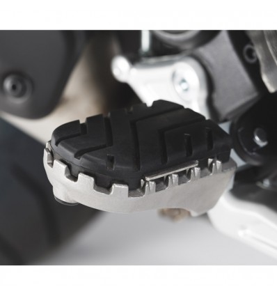 Pedane SW-Motech regolabili touring/offroad con gommino estraibile per Ducati Scrambler, Hypermotard 821... Pedane SW-Motech regolabili touring/offroad con gommino estraibile per Ducati Scrambler, Hypermotard 821...