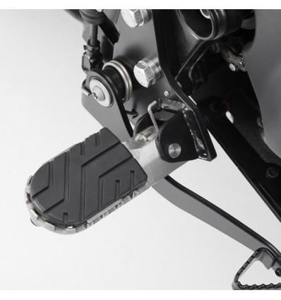Pedane SW-Motech regolabili touring/offroad con gommino estraibile per HusqvarnaTR 650 Strada/Terra Pedane SW-Motech regolabili touring/offroad con gommino estraibile per HusqvarnaTR 650 Strada/Terra