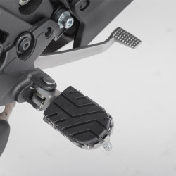 Pedane SW-Motech regolabili touring/offroad con gommino estraibile per Kawasaki Versys 650 2014 e Versys 1000 Pedane SW-Motech regolabili touring/offroad con gommino estraibile per Kawasaki Versys 650 2014 e Versys 1000