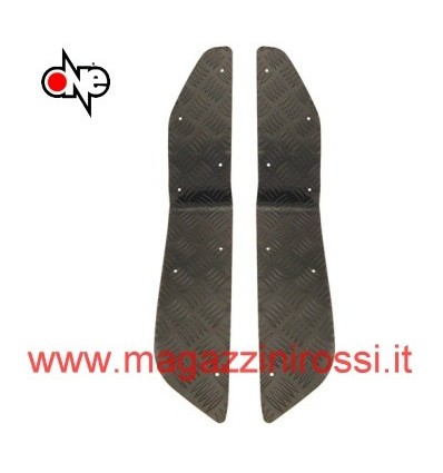 Pedane alluminio ONE Yamaha T-Max 500 01-07 nere mando Pedane alluminio ONE Yamaha T-Max 500 01-07 nere mando