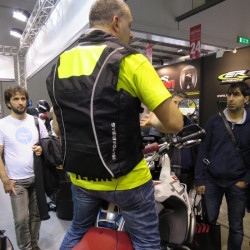 Airbag per moto e scooter Motoairbag VZERO giallo fluo Airbag per moto e scooter Motoairbag VZERO giallo fluo