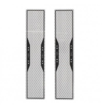 Coppia di adesivi rifrangenti Givi E143 per valigie Trekker Outback e Dolomiti Coppia di adesivi rifrangenti Givi E143 per valigie Trekker Outback e Dolomiti