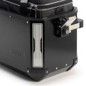 Coppia di adesivi rifrangenti Givi E143 per valigie Trekker Outback e Dolomiti Coppia di adesivi rifrangenti Givi E143 per valigie Trekker Outback e Dolomiti