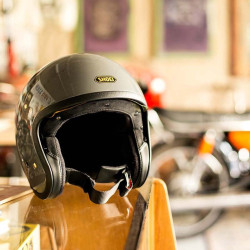 Casco Shoei J-O con visiera a scomparsa grigio pastello Casco Shoei J-O con visiera a scomparsa grigio pastello
