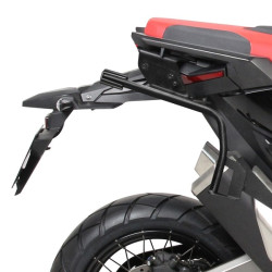 Portavaligie laterale Shad 3P per valigie SH36 su Honda X-ADV 750 Portavaligie laterale Shad 3P per valigie SH36 su Honda X-ADV 750