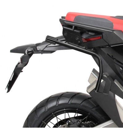 Portavaligie laterale Shad 3P per valigie SH36 su Honda X-ADV 750 Portavaligie laterale Shad 3P per valigie SH36 su Honda X-ADV 750