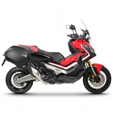 Portavaligie laterale Shad 3P per valigie SH36 su Honda X-ADV 750 Portavaligie laterale Shad 3P per valigie SH36 su Honda X-ADV 750
