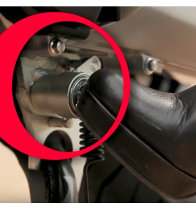 Antifurto blocca cavalletto Push & Block per Yamaha T-Max 500 e 530 Antifurto blocca cavalletto Push & Block per Yamaha T-Max 500 e 530