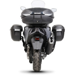 Portavaligie laterale Shad 3P per valigie SH36 su Kymco AK 550 Portavaligie laterale Shad 3P per valigie SH36 su Kymco AK 550
