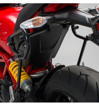 Telaio laterale SW-Motech per borsa Legend su Ducati Monster 797 Telaio laterale SW-Motech per borsa Legend su Ducati Monster 797