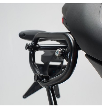 Telaio laterale SW-Motech per borsa Legend su Ducati Monster 797 Telaio laterale SW-Motech per borsa Legend su Ducati Monster 797