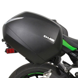 Portavaligie laterale Shad 3P per valigie SH36 su Kawasaki Z900 Portavaligie laterale Shad 3P per valigie SH36 su Kawasaki Z900